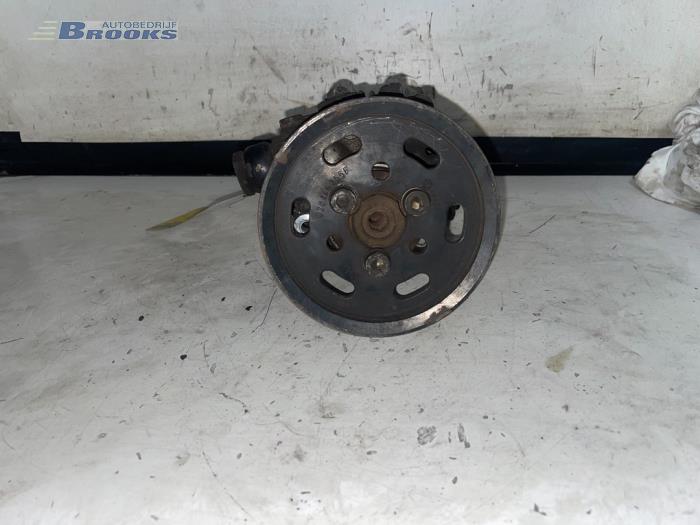 Begagnade Servostyrningspump Volkswagen Polo III (6N1) 1.9 D Pris € 15,00 Marginaltabell erbjuds av Autobedrijf Brooks