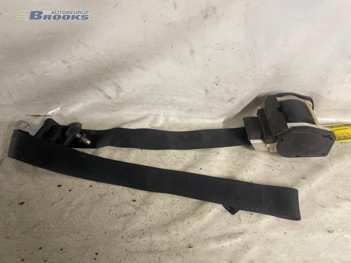 Front seatbelt, left from a Ford KA 2000
