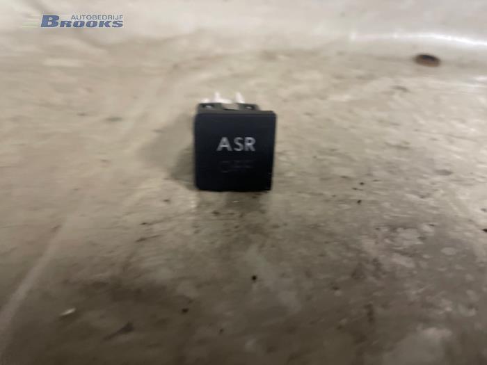 Usados Interruptor Volkswagen Golf V (1K1) 2.0 TDI 16V Precio € 5,00 Norma de margen ofrecido por Autobedrijf Brooks