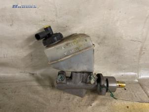 Usados Bomba de freno Renault Kangoo (KC) 1.9 D 65 Precio € 20,00 Norma de margen ofrecido por Autobedrijf Brooks