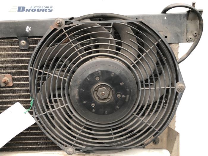 Air conditioning cooling fans from a Opel Corsa B (73/78/79) 1.4 Joy,Sport,GLS 16V Ecotec 1998