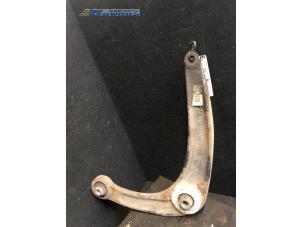 Used Front wishbone, left Peugeot 308 SW (4E/H) 1.6 16V THP 155 Price € 30,00 Margin scheme offered by Autobedrijf Brooks