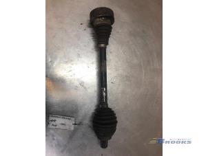 Used Front drive shaft, left Volkswagen Scirocco (137/13AD) 1.4 TSI 160 16V Price € 50,00 Margin scheme offered by Autobedrijf Brooks