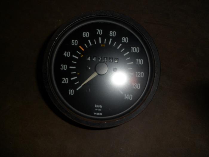 Cuentakilómetros de un Mercedes-Benz /8 (W115) 250 2.8 1973