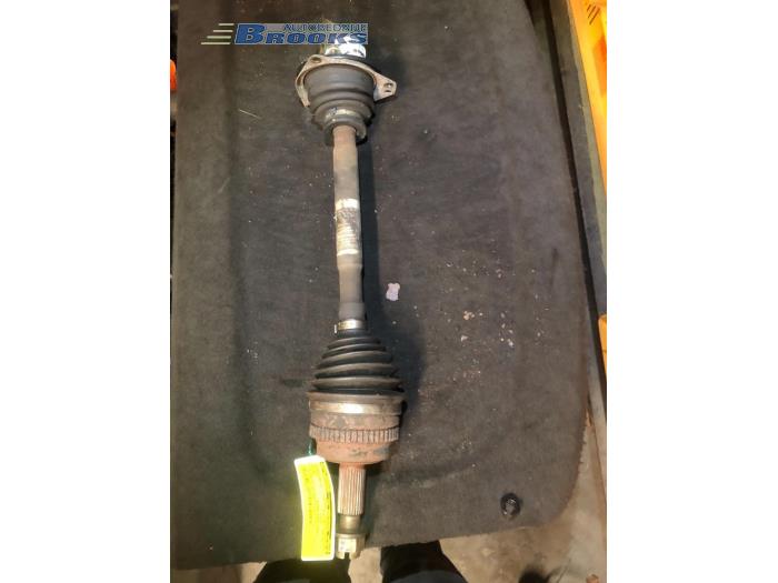 Gebrauchte Antriebswelle links vorne Renault Master II (ED/HD/UD) 2.5 dCi 16V Preis € 50,00 Margenregelung angeboten von Autobedrijf Brooks