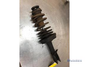 Used Front shock absorber rod, left Renault Clio II (BB/CB) 1.4 16V Price € 25,00 Margin scheme offered by Autobedrijf Brooks