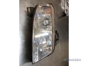 Used Headlight, right Fiat Stilo MW (192C) 1.6 16V Price € 30,00 Margin scheme offered by Autobedrijf Brooks