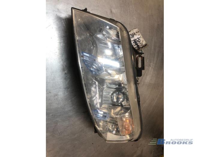 Używane Reflektor lewy Fiat Stilo MW (192C) 1.6 16V Cena € 30,00 Procedura marży oferowane przez Autobedrijf Brooks