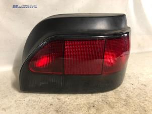 Used Taillight, right Renault Clio (B/C57/357/557/577) 1.4i RN,RT Kat. Price € 10,00 Margin scheme offered by Autobedrijf Brooks