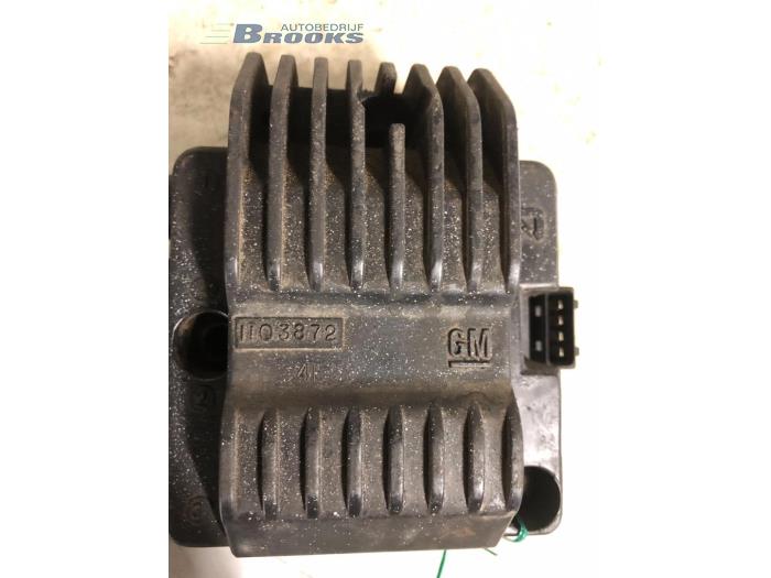 Ignition coil from a Opel Corsa B (73/78/79) 1.2i E City,Swing,Joy,GLS 1994