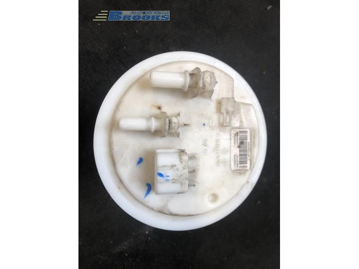 Electric fuel pump from a Renault Megane III Grandtour (KZ) 1.5 dCi 90 2011