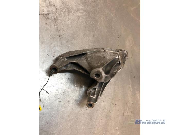 Used Engine mount Audi A5 Sportback (8TA) 2.0 TFSI 16V Price € 20,00 Margin scheme offered by Autobedrijf Brooks
