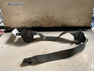 Used Rear seatbelt, right Kia Sportage (K0) 2.0 TD 4x4 Price € 20,00 Margin scheme offered by Autobedrijf Brooks