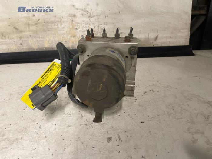 Używane Pompa ABS Mazda MX-3 (EC) 1.8i V6 24V Cena € 25,00 Procedura marży oferowane przez Autobedrijf Brooks