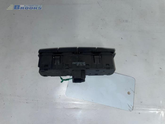 Rear window heating switch from a Ford Fiesta 5 (JD/JH) 1.4 16V 2004