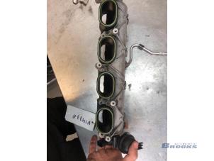 Drosselklappe van een Audi RS 5 (8F7) 4.2 V8 32V 2014