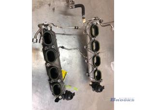 Drosselklappe van een Audi RS 5 (8F7) 4.2 V8 32V 2014