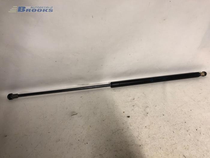 Gasfjäder, vänster bak från en Peugeot 306 Break (7E) 1.4 XN,XR 1999