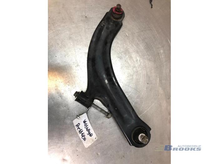 Front wishbone, right from a Nissan Note (E11) 1.4 16V 2012