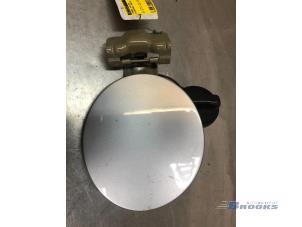 Used Tank cap cover Nissan Note (E11) 1.4 16V Price € 20,00 Margin scheme offered by Autobedrijf Brooks