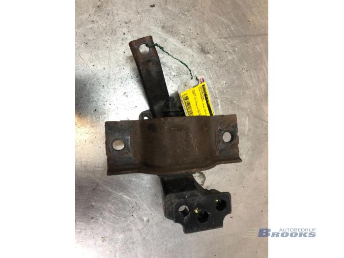 Usagé Support moteur Kia Picanto (BA) 1.0 12V Prix € 25,00 Règlement à la marge proposé par Autobedrijf Brooks