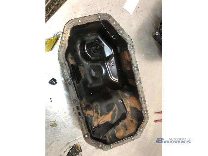 Gebrauchte Ölwanne Volkswagen Polo IV (9N1/2/3) 1.4 16V Preis € 50,00 Margenregelung angeboten von Autobedrijf Brooks