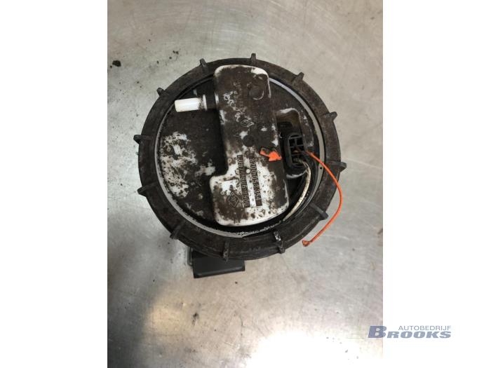 Usagé Pompe à carburant Renault Twingo (C06) 1.2 Prix € 25,00 Règlement à la marge proposé par Autobedrijf Brooks