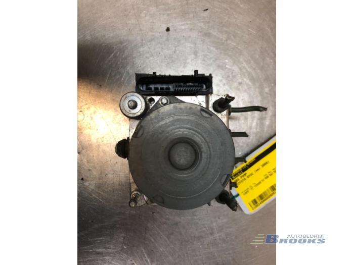 Begagnade ABS-pump Toyota Aygo (B10) 1.0 12V VVT-i Pris € 20,00 Marginaltabell erbjuds av Autobedrijf Brooks