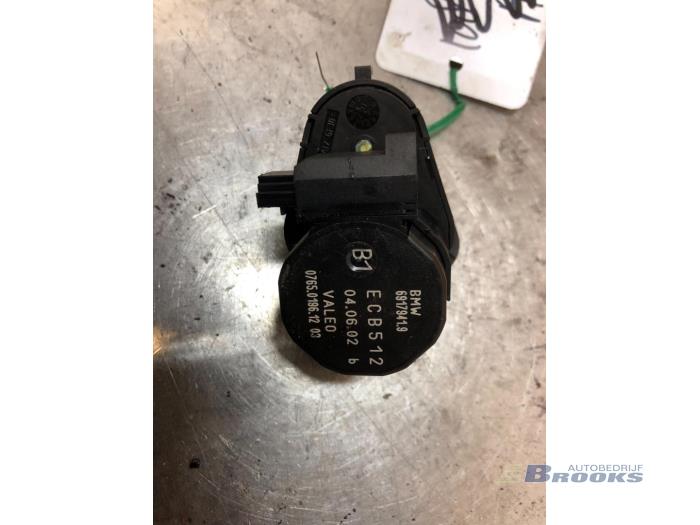 Gebrauchte Heizventil Motor Landrover Range Rover III (LM) 4.4 V8 32V Preis € 25,00 Margenregelung angeboten von Autobedrijf Brooks