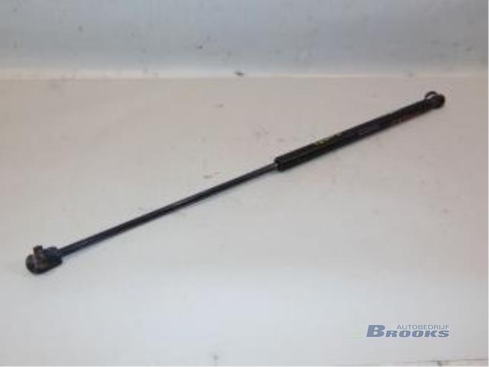 Rear gas strut, right from a Ford Focus 2 Wagon  2005