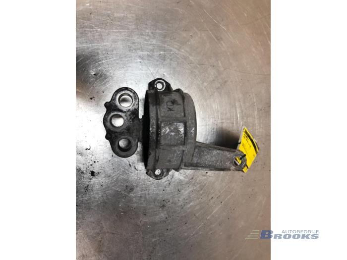Used Engine mount Opel Zafira (M75) 1.8 16V Ecotec Price € 15,00 Margin scheme offered by Autobedrijf Brooks