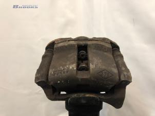 Used Front brake calliper, left Renault Twingo II (CN) 1.2 16V Price € 20,00 Margin scheme offered by Autobedrijf Brooks