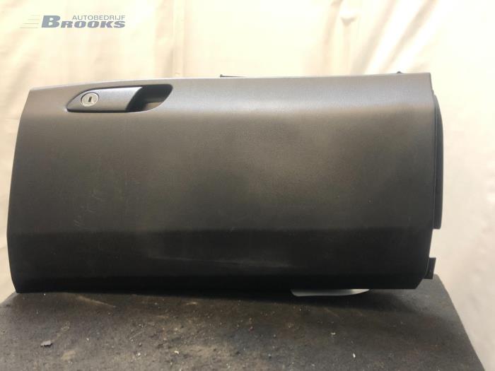 Begagnade Handskfack Honda Accord (CU) 2.0 i-VTEC 16V Pris € 70,00 Marginaltabell erbjuds av Autobedrijf Brooks