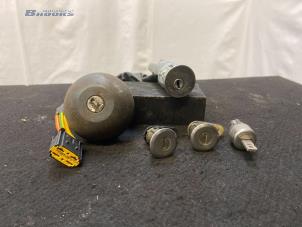 Used Set of locks Renault Twingo (C06) 1.2 Price € 40,00 Margin scheme offered by Autobedrijf Brooks