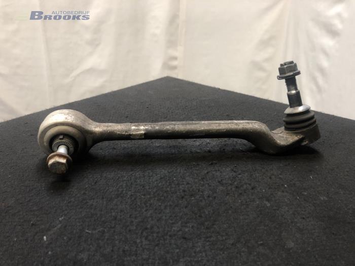 Front wishbone, left from a BMW 3 serie (F30) 320d 2.0 16V EfficientDynamicsEdition 2013