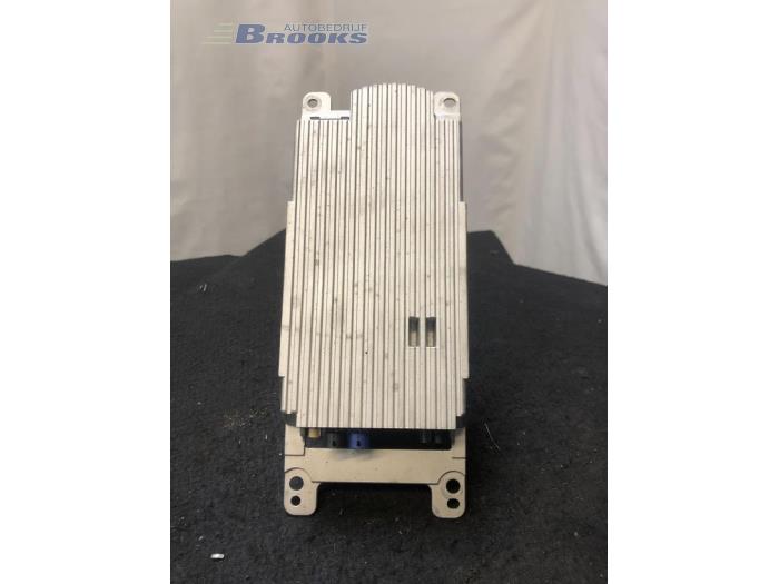 Używane Modul radiowy BMW 3 serie (F30) 320d 2.0 16V EfficientDynamicsEdition Cena € 100,00 Procedura marży oferowane przez Autobedrijf Brooks