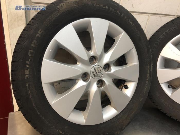 Felgen Set Reifen Suzuki Splash 1.2 16V - 1856015 Leichtmetall SUZUKI