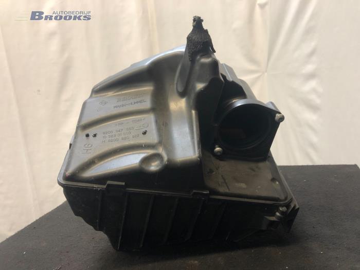 Gebrauchte Luftfiltergehäuse Renault Megane III Grandtour (KZ) 1.5 dCi 90 Preis € 20,00 Margenregelung angeboten von Autobedrijf Brooks
