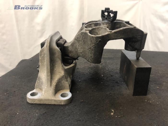 Used Engine mount Renault Megane III Grandtour (KZ) 1.5 dCi 90 Price € 50,00 Margin scheme offered by Autobedrijf Brooks