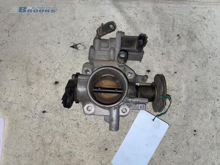 Używane Przepustnica Mazda 323 C (BA13) 1.5i 16V Cena € 20,00 Procedura marży oferowane przez Autobedrijf Brooks