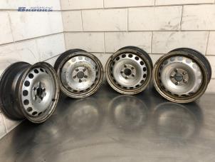 Used Set of wheels Volkswagen Caddy III (2KA,2KH,2CA,2CH) 1.6 Price € 50,00 Margin scheme offered by Autobedrijf Brooks