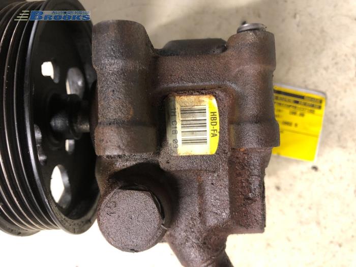 Power steering pump from a Ford Ka I 1.3i 2002