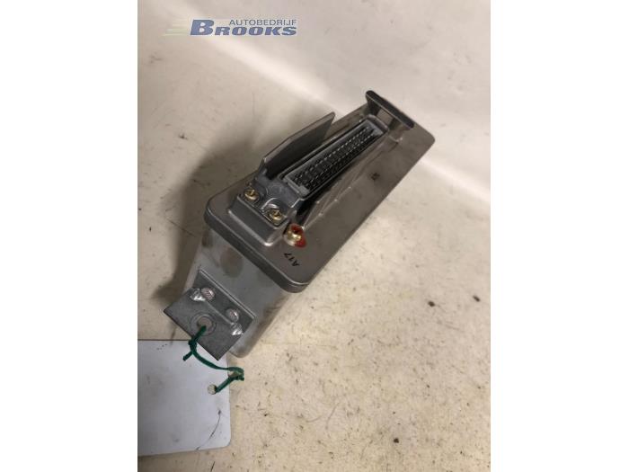 ABS Computer from a BMW 5 serie Touring (E34) 520i 24V 1992