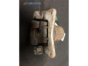 Used Front brake calliper, right Nissan Almera (N15) 2.0 GX Diesel Price € 10,00 Margin scheme offered by Autobedrijf Brooks