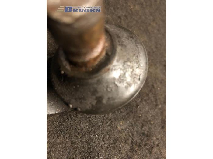 Steering knuckle ball joint from a Opel Combo 1998