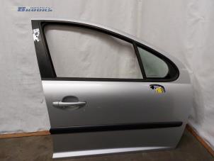 Gebrauchte Tür 4-türig rechts vorne Peugeot 207/207+ (WA/WC/WM) 1.4 16V VTi Preis € 75,00 Margenregelung angeboten von Autobedrijf Brooks