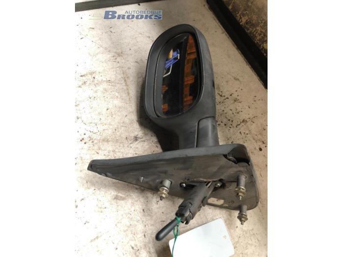 Wing mirror, right from a Renault Megane Classic (LA) 1.9 dT RN 1997
