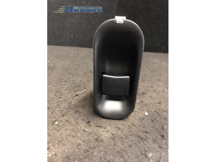 Używane Przelacznik Porsche Panamera (970) 3.0 D V6 24V Cena € 25,00 Procedura marży oferowane przez Autobedrijf Brooks