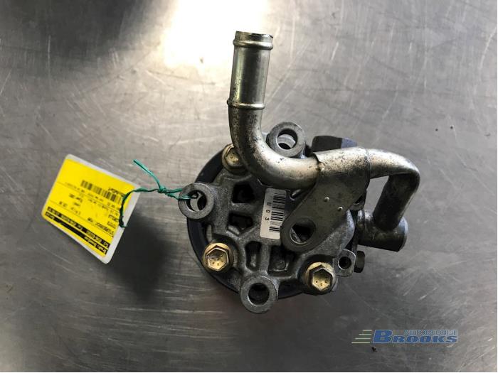 Usagé Pompe de direction Toyota Corolla Prix € 15,00 Règlement à la marge proposé par Autobedrijf Brooks