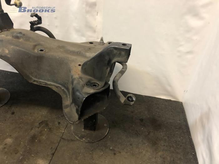 Subframe from a Peugeot 206+ (2L/M) 1.4 XS 2010
